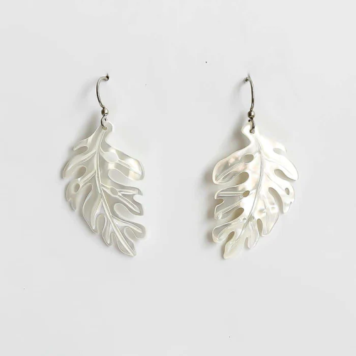 CARVED MONSTERA EARRINGS WHI